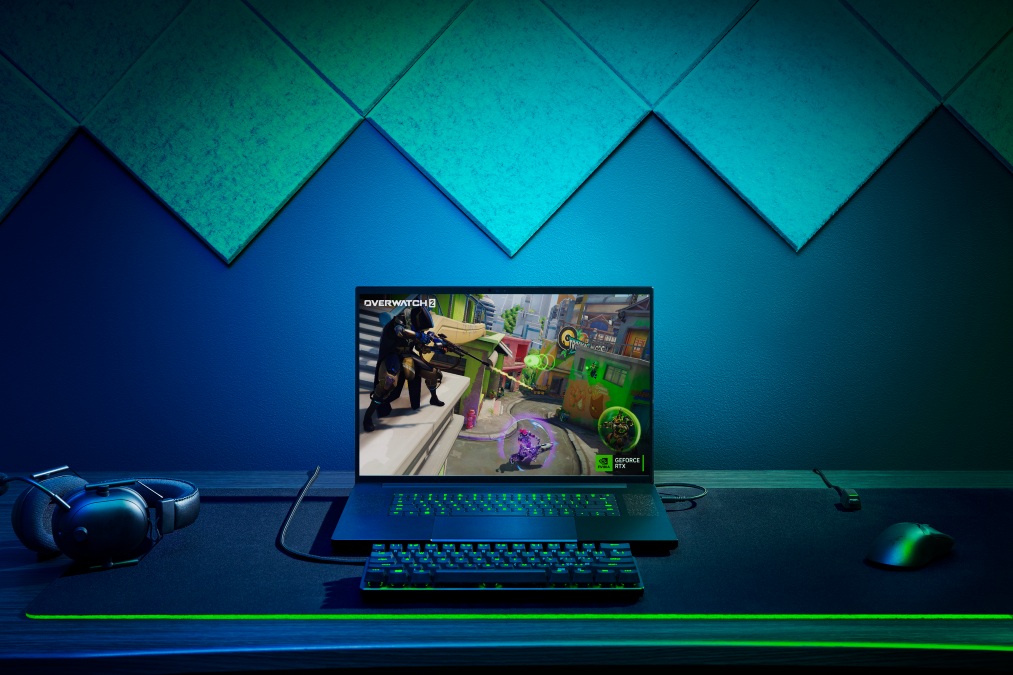 Razer Blade 18 2025 O Laptop Gamer Mais Poderoso com Tela Dual Mode e GPU RTX 5090